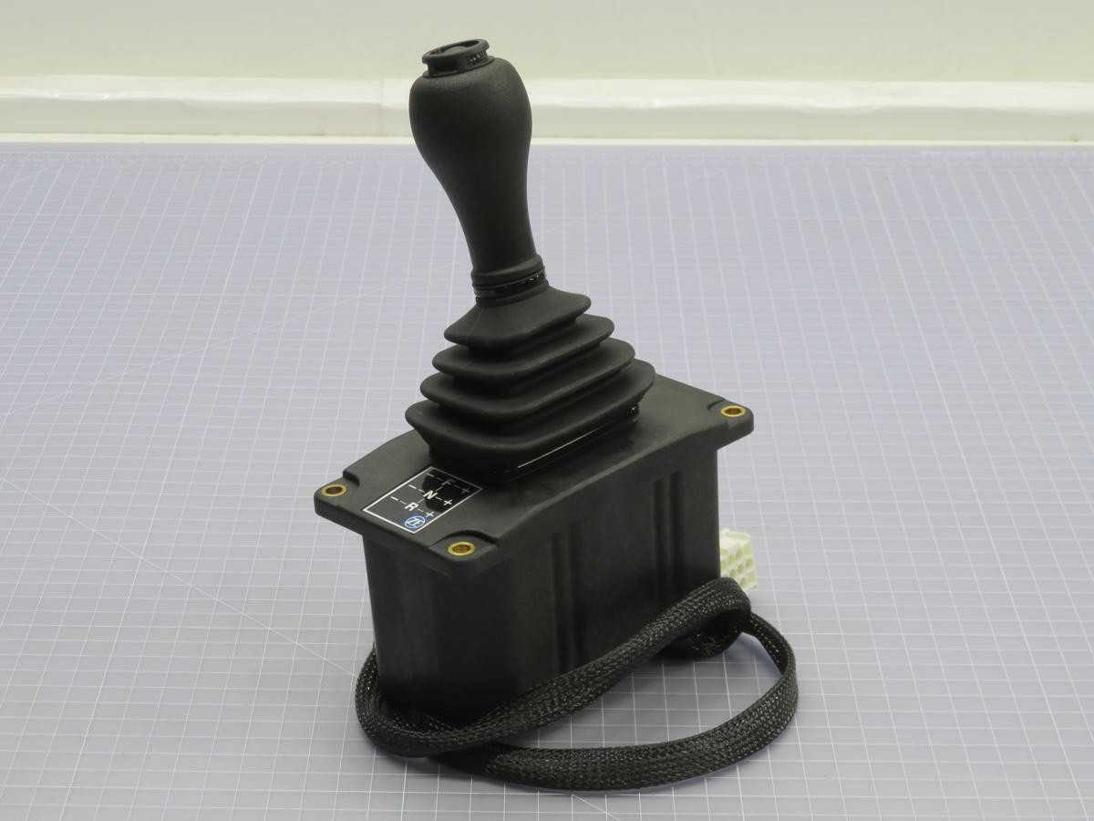 JOHN DEERE VTS-3 JOYSTICK CONTROLLER T218709 - OPERATOR CONTROLS