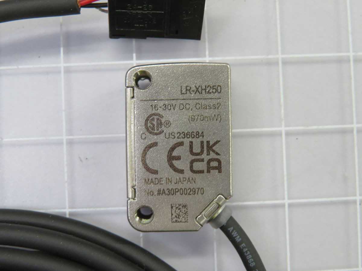 KEYENCE LR-XH250 COMPACT LASER SENSOR HEAD T256868 - SENSORS