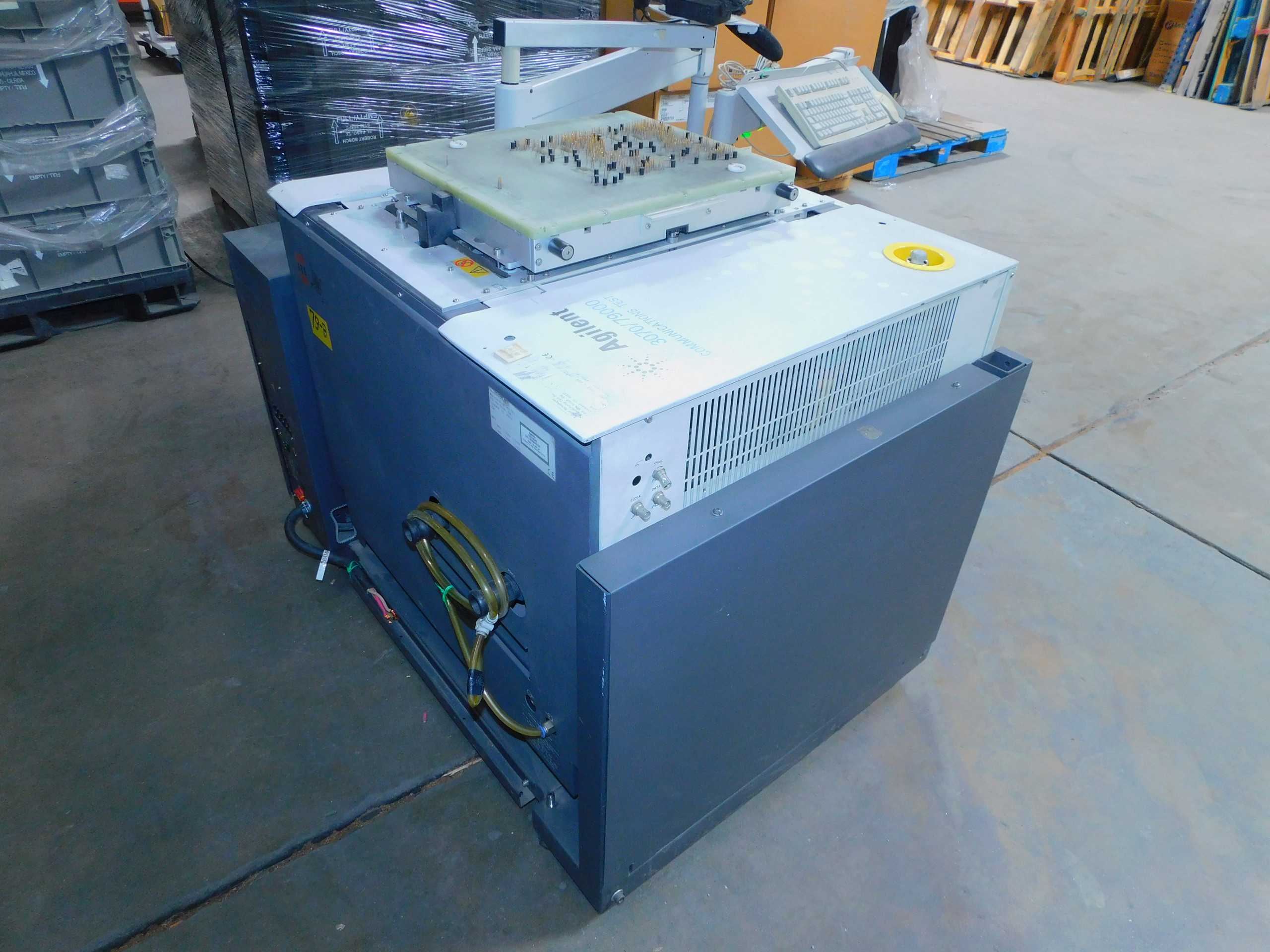 HP 3070/79000 SERIES 3 IN-CIRCUIT TEST SYSTEM - POWERS ON - ANALYZER