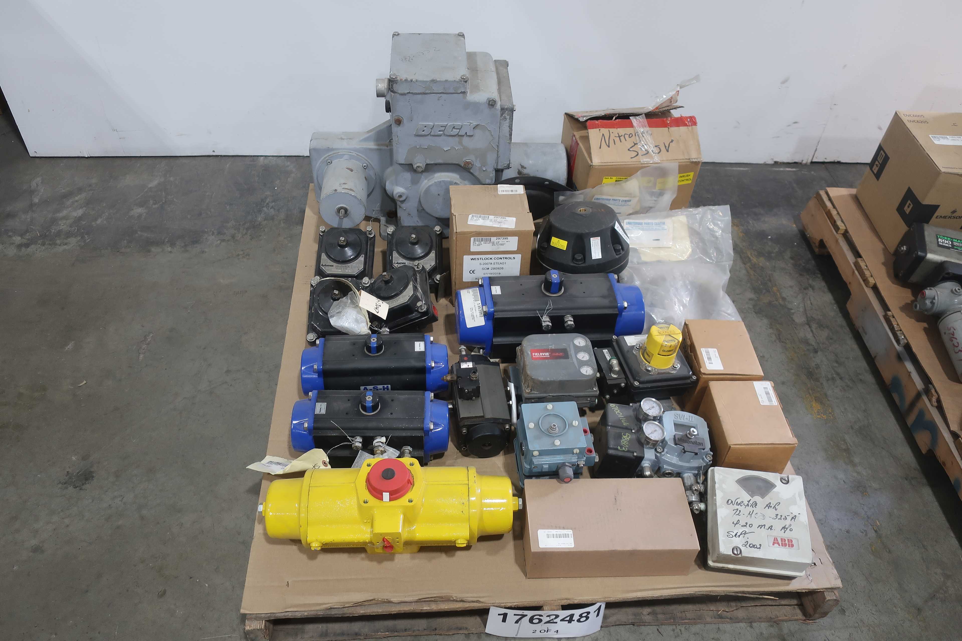 SKU 1762481 - 4 PALLETS OF ASSORTED VALVE POSITIONERS, ACTUATORS, AND INDICATORS - VALVE POSITIONERS & INDICATORS