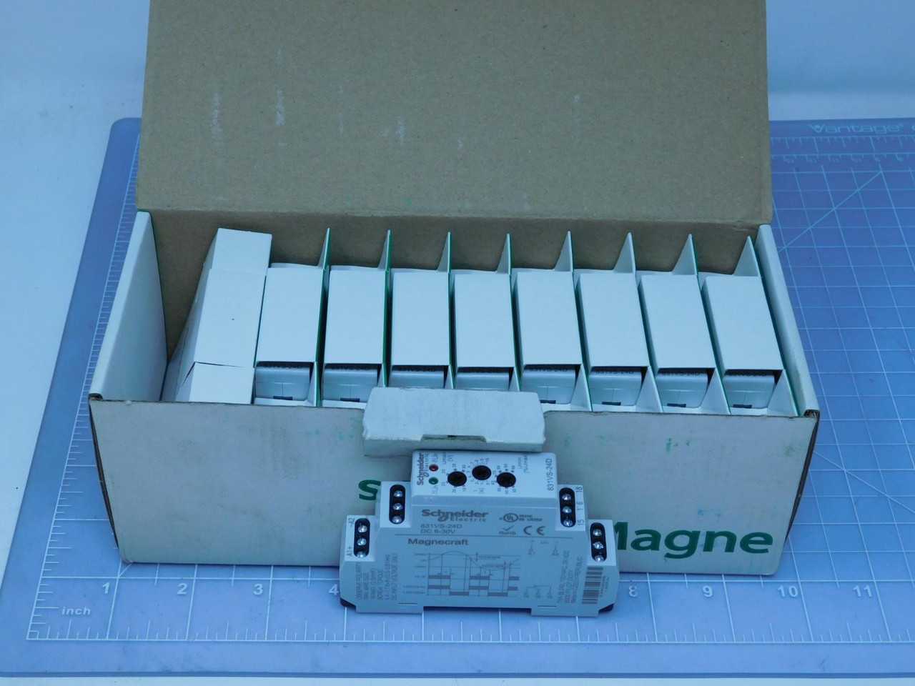 LOT OF 10 SCHNEIDER 831VS-24D GENERAL PURPOSE RELAY T149611 - ELECTRICAL RELAYS