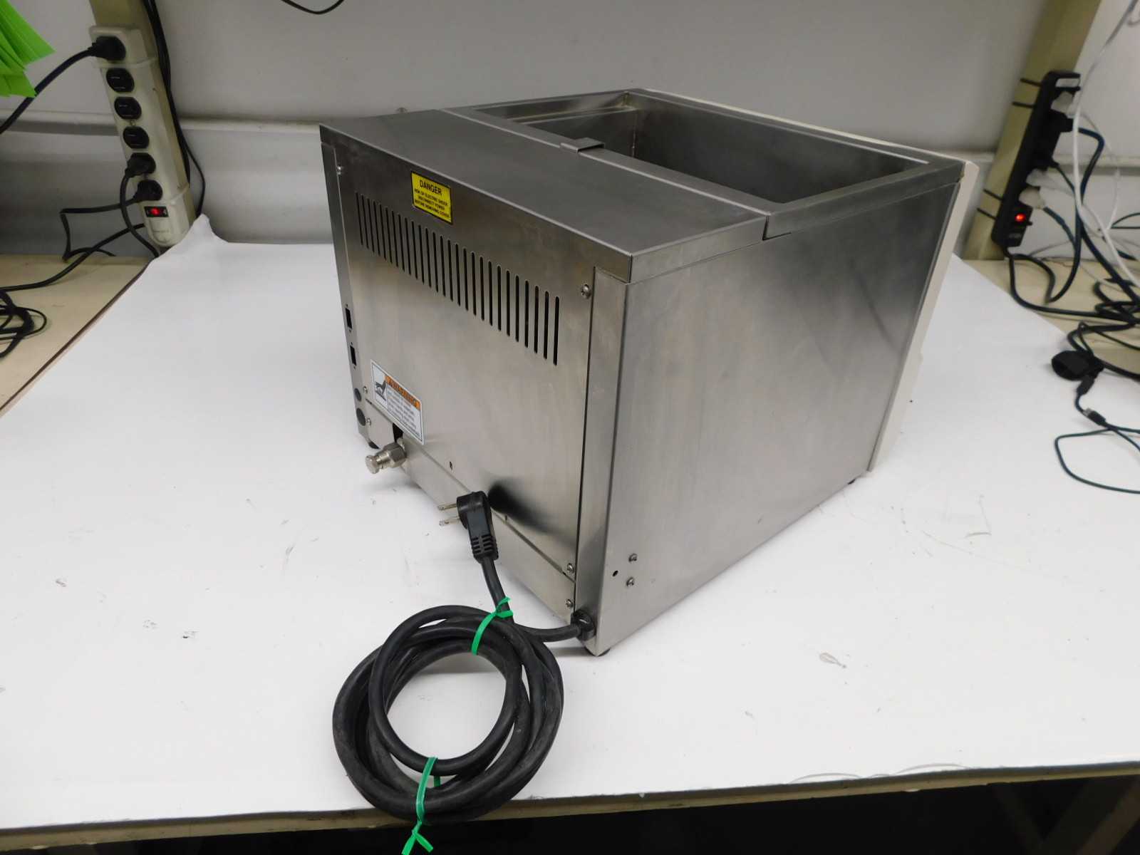 THERMO SCIENTFIC WB1110A-1 CIRCULATING WATER BATH 11.0L(2.9GAL.),5°C-100°C - LAB & SCIENTIFIC