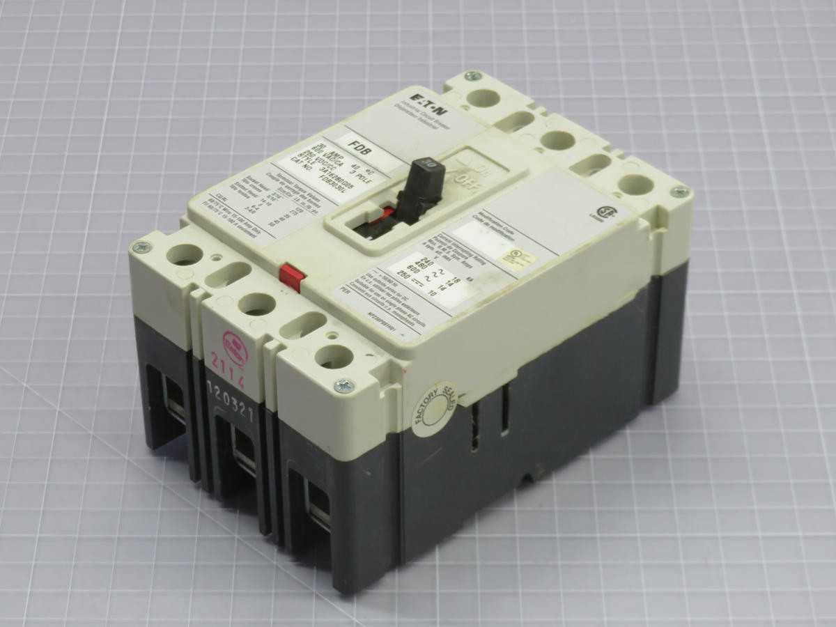 CUTLER HAMMER FDB3030L MOLDED CASE CIRCUIT BREAKER T225818 - CIRCUIT BREAKERS
