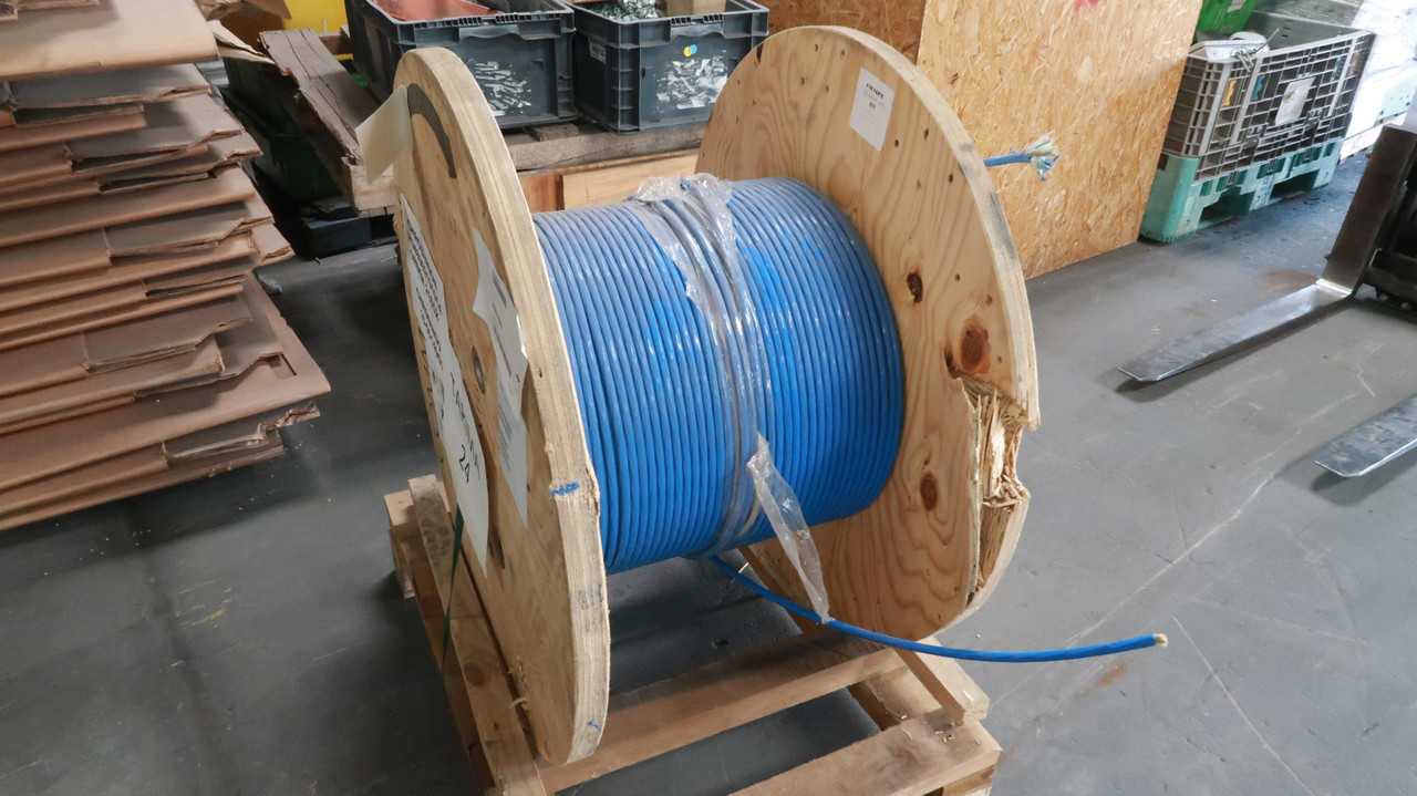 COMMSCOPE P-072-MP-5K-F12BL FIBER OPTIC CABLE 72 FIBER MULTI MODE OM4 846 FT T147647 - FIBER OPTIC CABLE