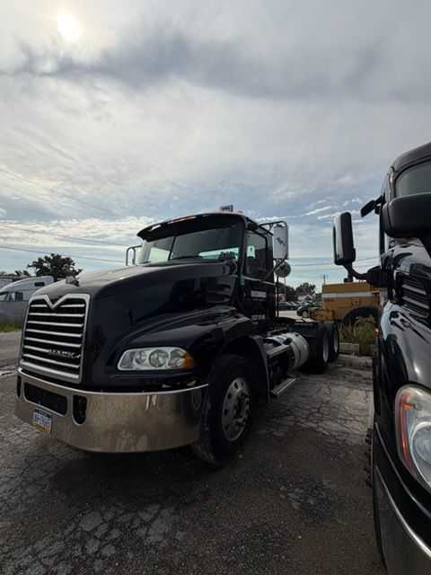 2015 Mack CXU613 Cab & Chassis Truck, 335 HP, 6x4 Manual, 50,000 lb GVWR, 300,000 Mileage - CAB & CHASSIS TRUCKS