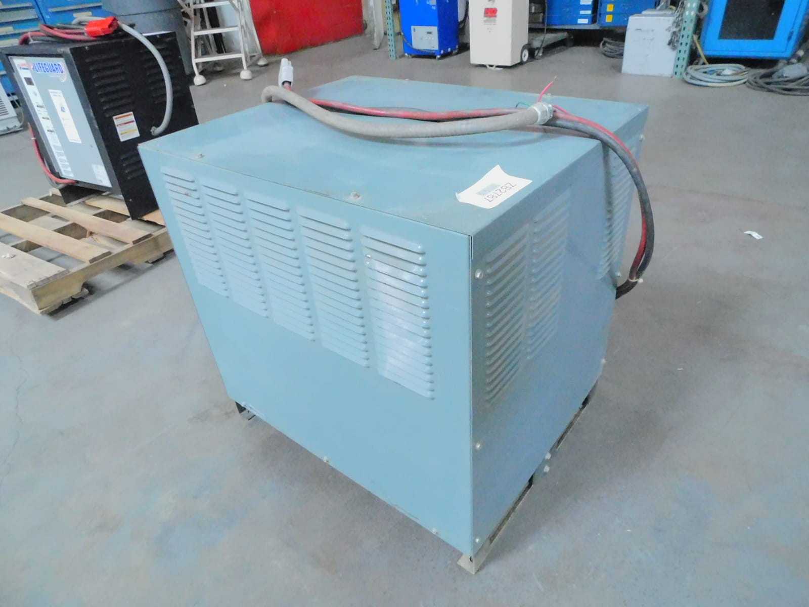 Hobart Accu-Charger 450C3-12 Forklift Battery Charger 24VDC, 865Ah, 1Ph M7700 - FORKLIFTS
