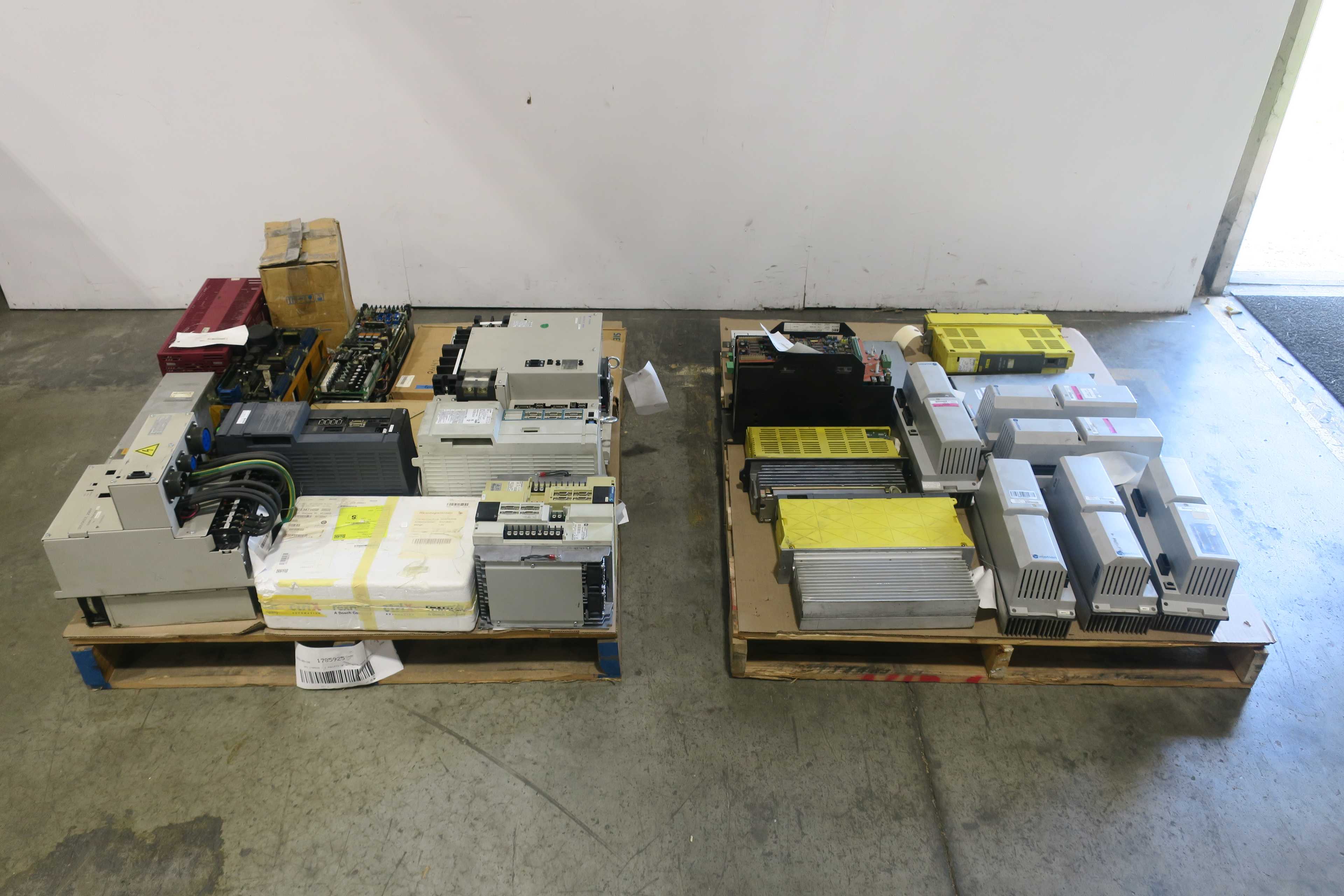 SKU 1785925 - 2 PALLETS OF ASSORTED SERVO DRIVES - SERVO DRIVES