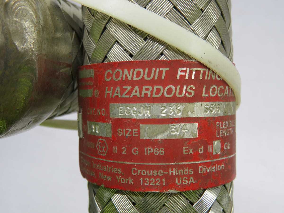 CROUSE HINDS ECGJH 236 S516 CONDUIT FITTING FOR HAZARDOUS LOCATIONS T217126 - SWITCHES