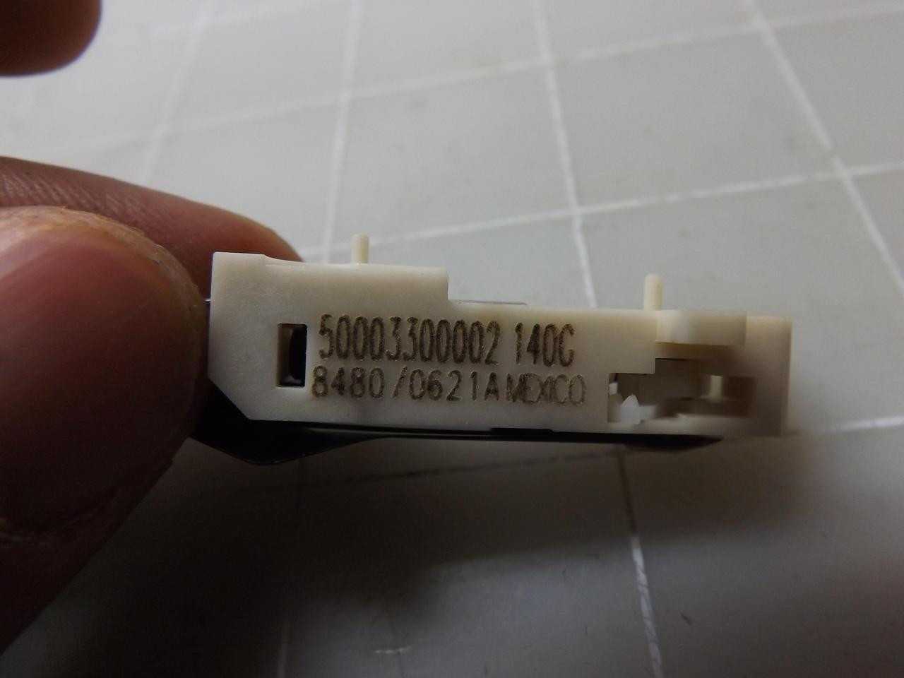 LOT OF 560 50003300002 140C 8480/0621A SNAP ACTION SWITCHES T51056 - SWITCHES