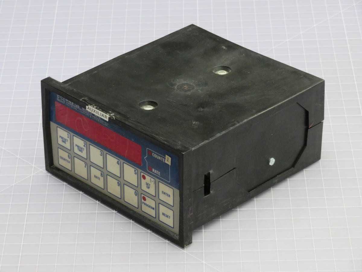 ECCI MWB126B-1 COUNTER/TIMER T231339 - ELECTRICAL COUNTERS