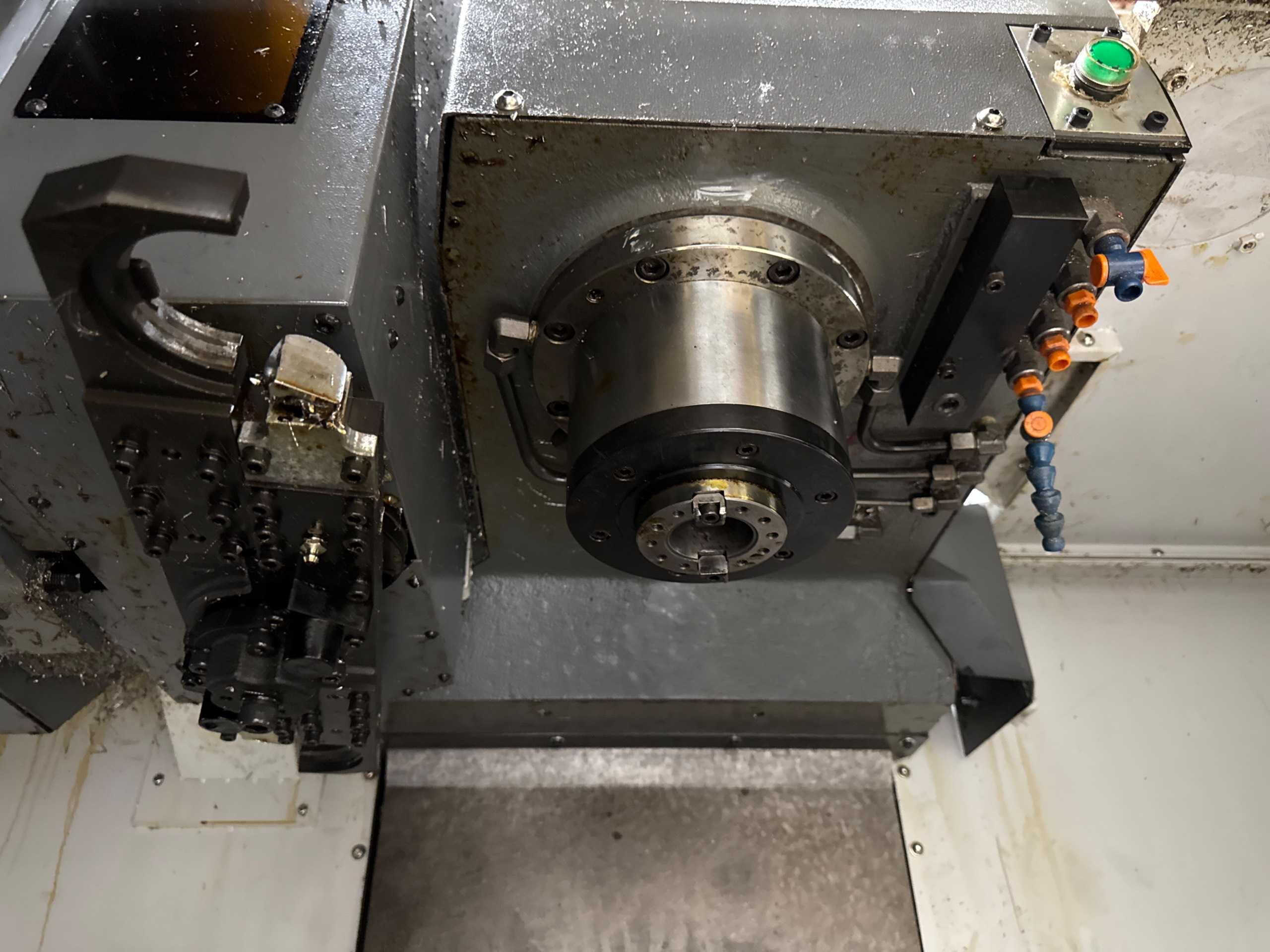 2014 DMC FM50V VERTICAL MACHINING CENTER - 15000 RPM, 30 HP, CHIP CONVEYOR, 4867 HRS - VERTICAL MACHINING CENTERS