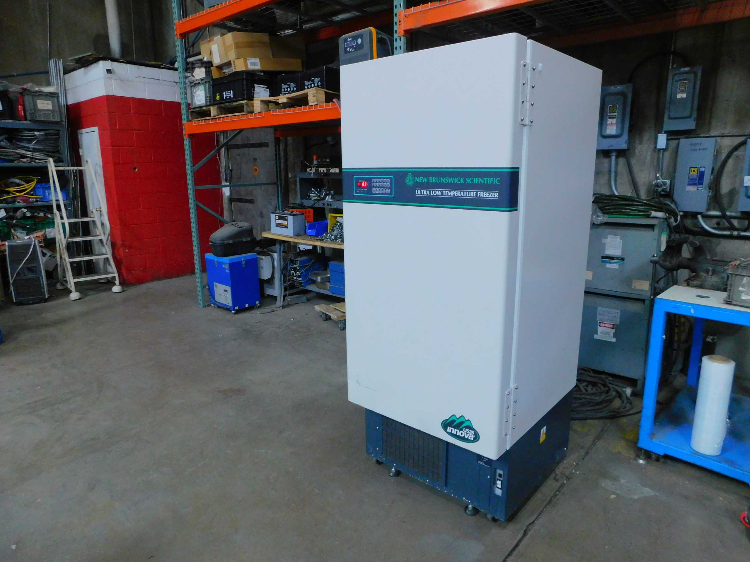NEW BRUNSWICK SCIENTIFIC U535-86 ULT FREEZER 535L 120VAC 1-PHASE -86C - LAB & SCIENTIFIC