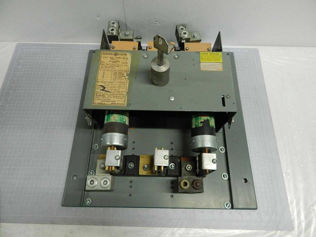 General Electric THMA 3626 Model 2 Disconnect Switch 600 A 250 V 600 VAC - DISCONNECT SWITCHES