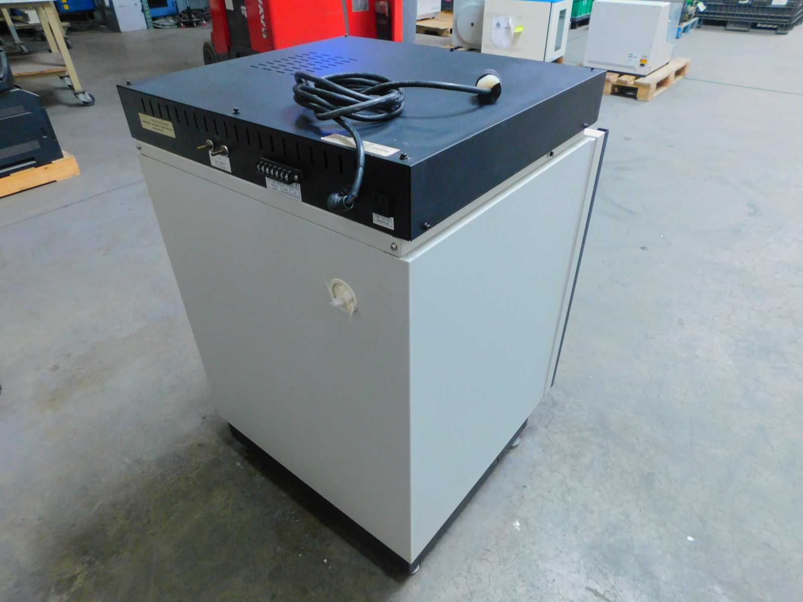QUEUE QWJ500TAUA ENVIRONMENTAL CHAMBER - LAB & SCIENTIFIC