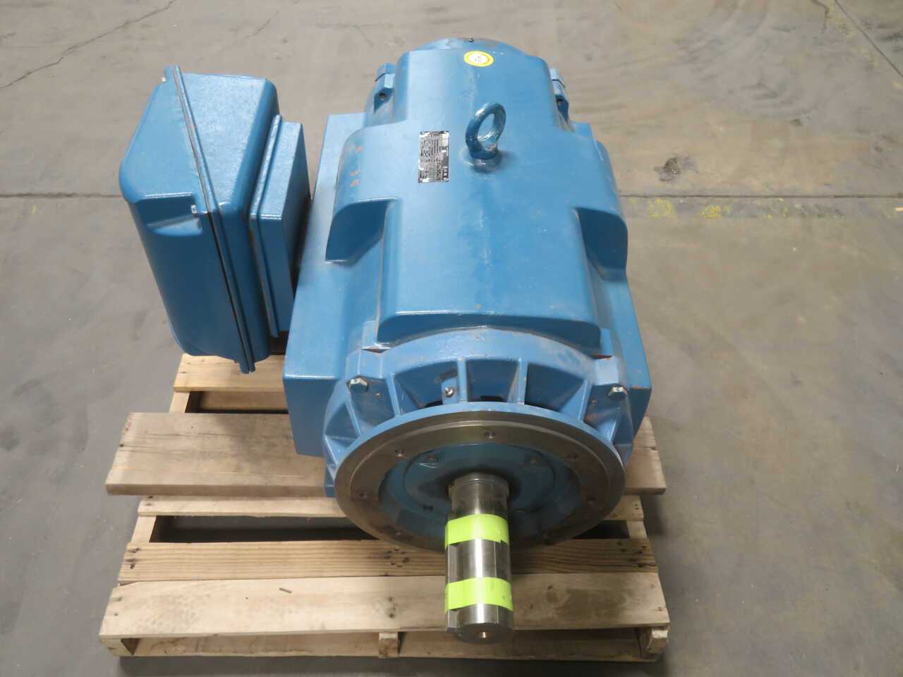 WEG 10SET10 1009125191, 400 HP, 3 PHASE, 460 VAC, 1780 RPM, 60 HZ, 447/9T NEMA, TEFC - AC MOTOR