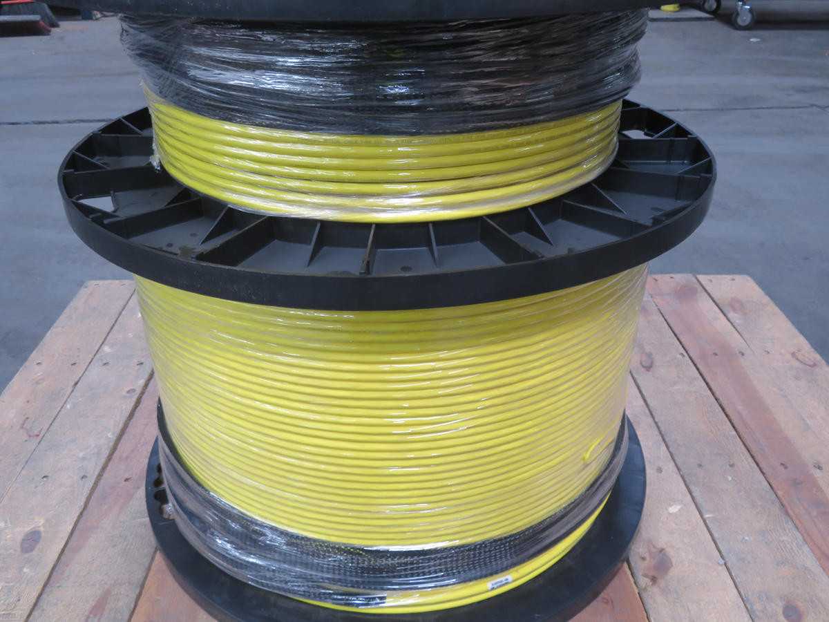 COMMSCOPE CX1A0072RUB20-450M LCU TRKMC 72F SM YL RISER 2.5MTS BO PE-B T238568 - FIBER OPTIC CABLE