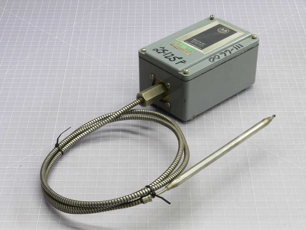 ALLEN-BRADLEY BULLETIN 837 TEMPERATURE SWITCH T233023 - THERMOSTATS