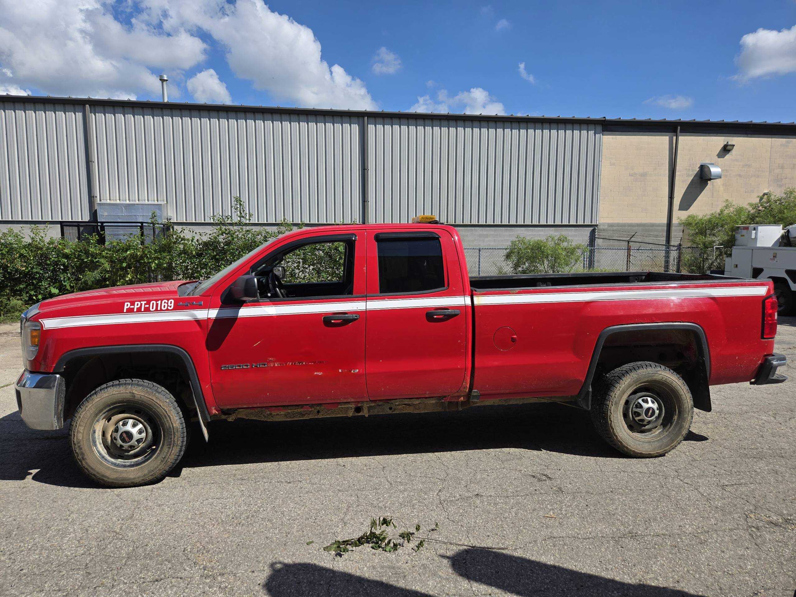 2016 GMC Sierra 2500 4x4 Extended Cab Pickup Truck, 6.0L V8, 360 HP, 8 Ft Bed - PICKUP TRUCKS