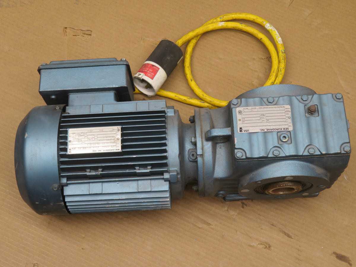 SEW EURODRIVE DFT 100LS4 GEAR MOTOR T219036 - AC MOTOR