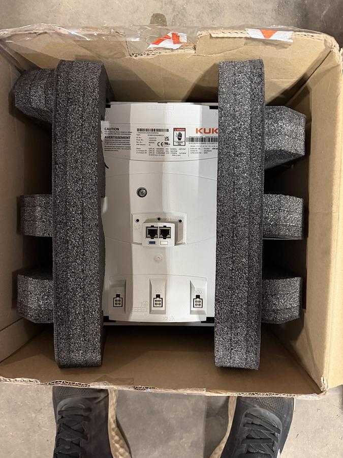 KUKA Servo Drive Art No. 00198263 KPP 600-20-2X40 Type: EMCBP2D3444BE531 - SERVO DRIVES
