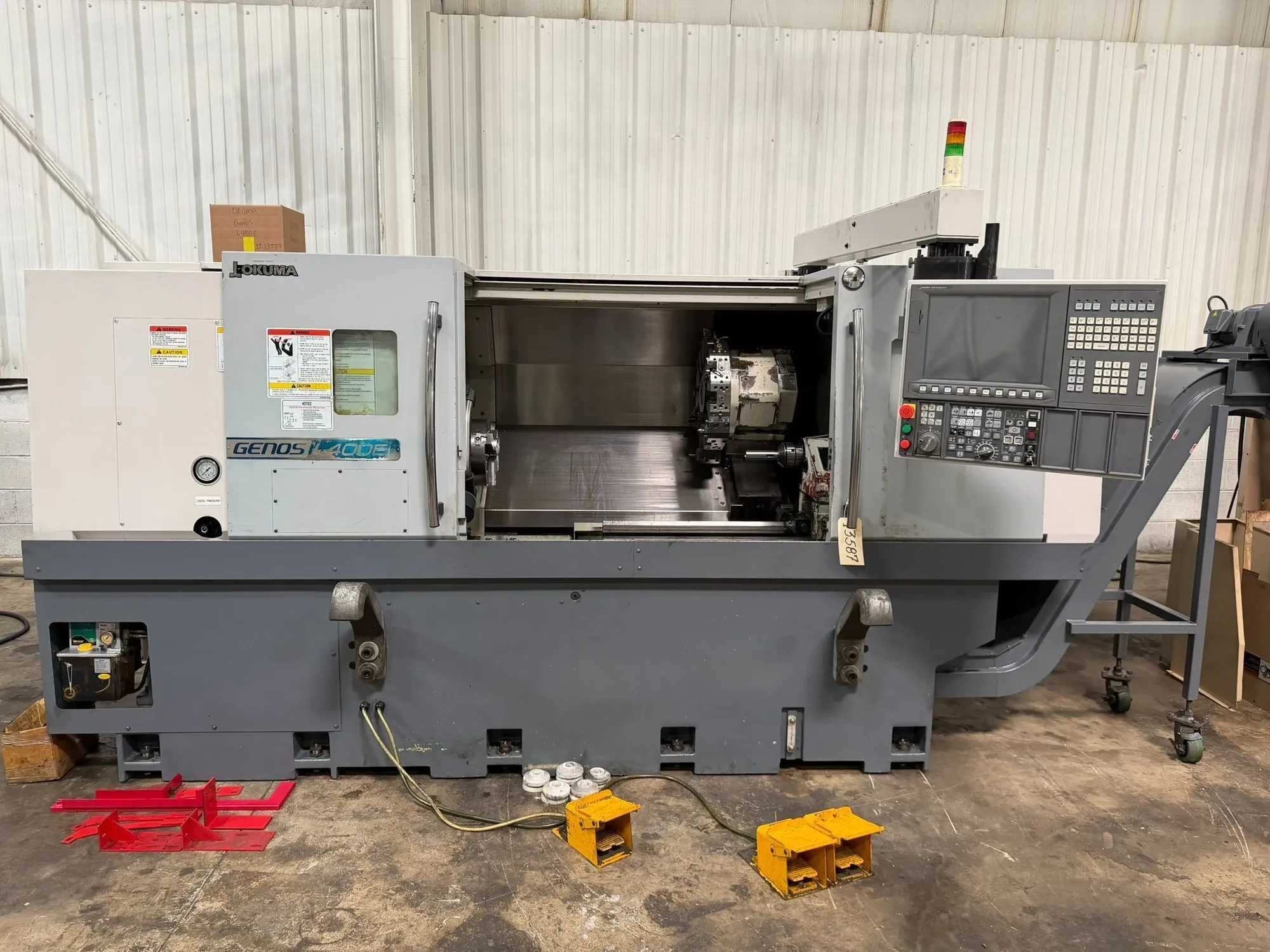 2012 OKUMA GENOS L400E CNC TURNING CENTER, 3000 RPM, 10-INCH CHUCK, 12-POS TURRET, OSP-P200L-R - CNC LATHES