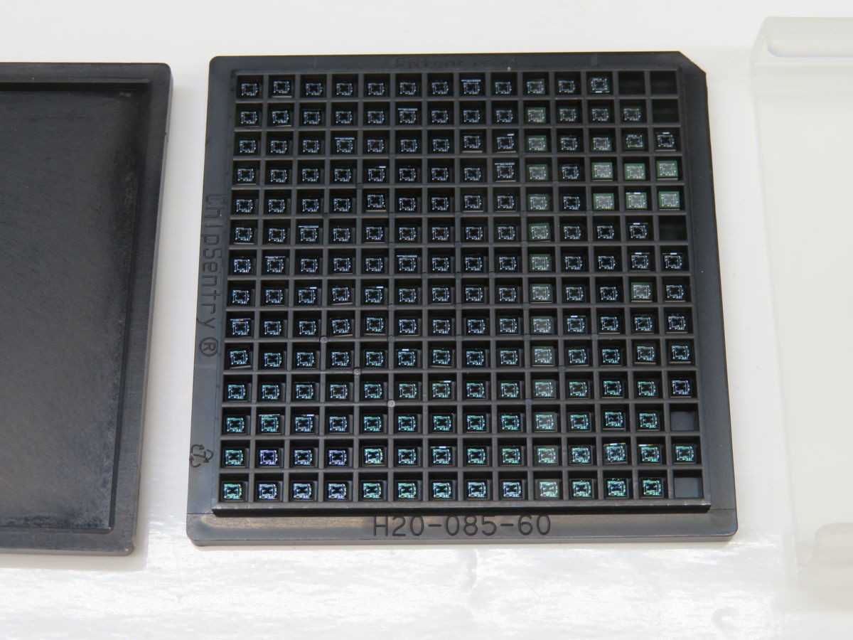 LOT OF 400 P7405A-01K-30-C BARE DIE/CSP TRAY T255001 - ELECTRONIC COMPONENTS