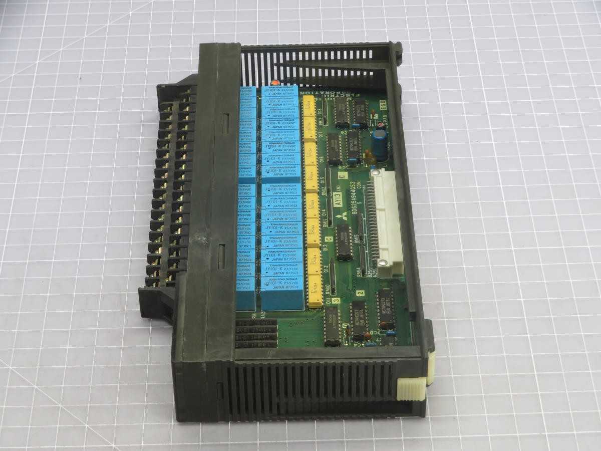 MITSUBISHI AY-13 OUTPUT MODULE T241349 - PLC MODULES