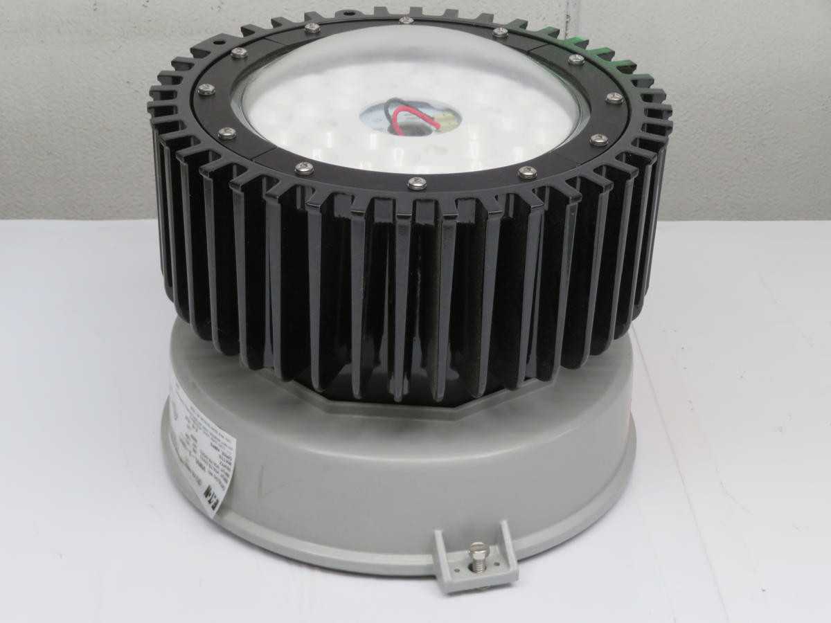 EATON VMVL-3-UNV1 LED LIGHT FIXTURE T198658 - LIGHT FIXTURES