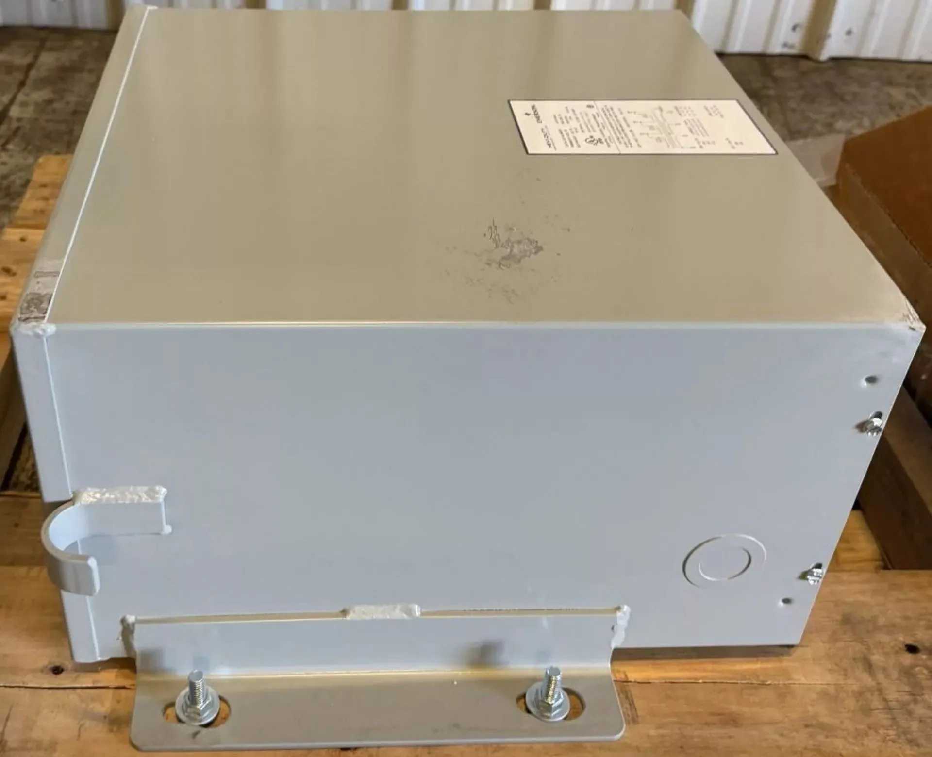 EMERSON HT1F15AS 3 PHASE TRANSFORMER, 15 KVA, 480V-208Y/120V - DRY TRANSFORMERS