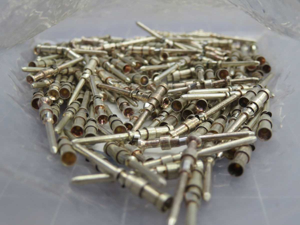 LOT OF 175 TE CONNECTIVITY 1-1105050 PIN CONTACT T258940 - SURFACE CLEANING