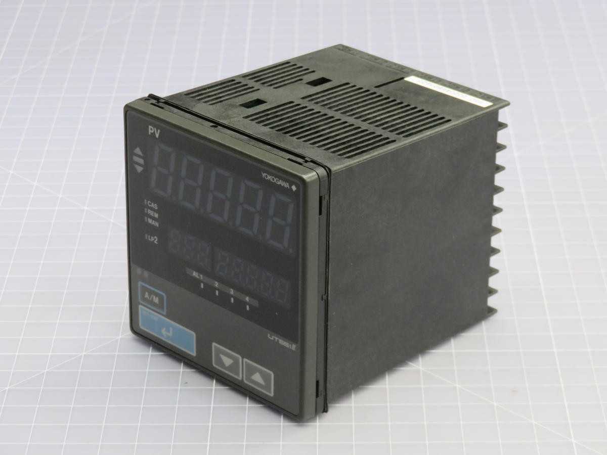 YOKOGAWA UT551-0B TEMPERATURE CONTROLLER T230766 - TEMPERATURE CONTROLLERS