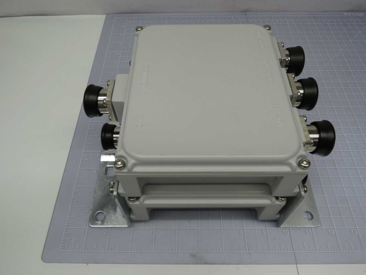 COMMSCOPE E11F01P78 2X TRIPLEXER 7-9/17-21/23-27 DCPASS T179619 - TELECOMMUNICATION