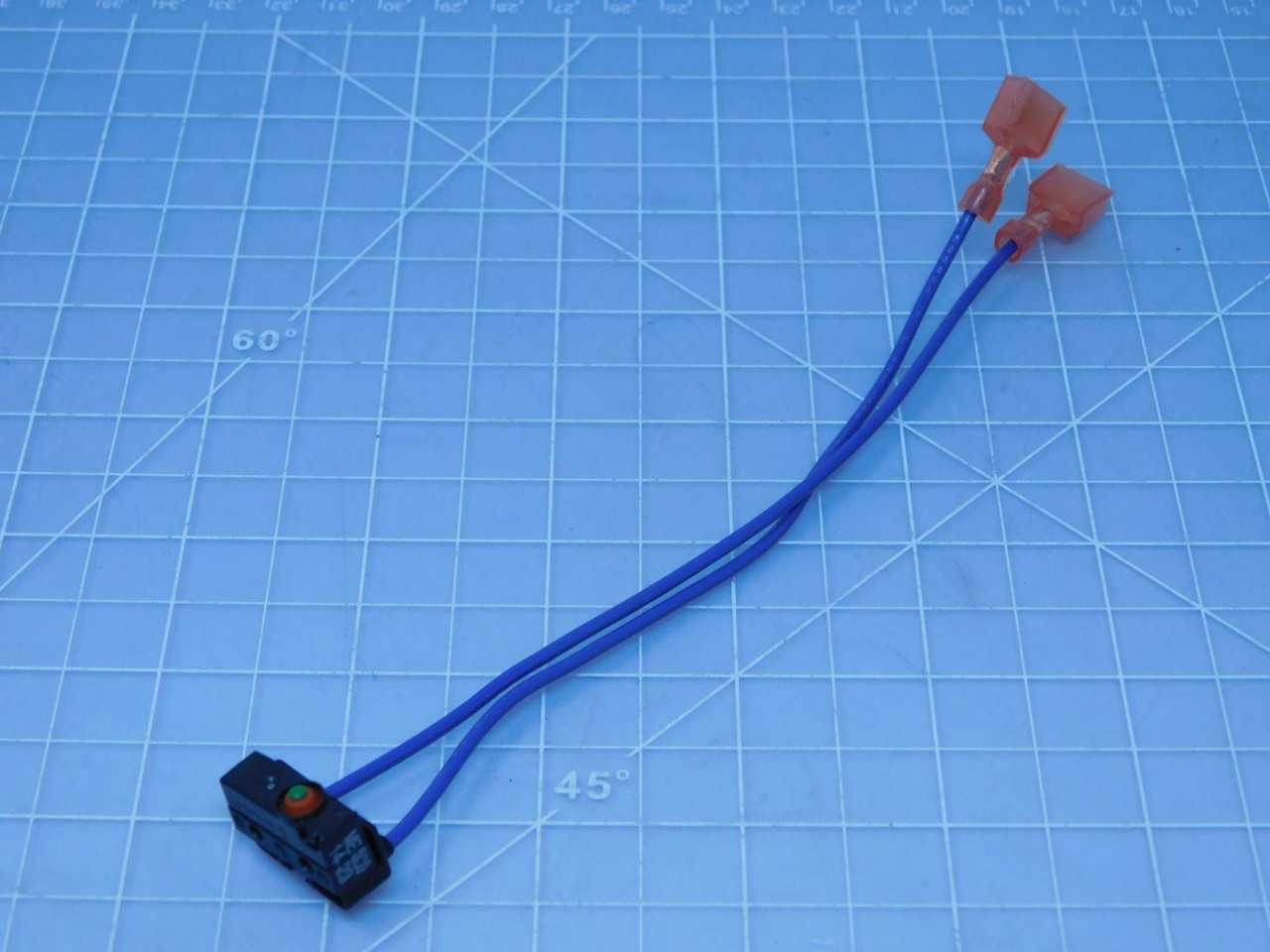 LOT OF 200 DC3B-AWAA SNAP ACTION SWITCHES T146535 - SWITCHES