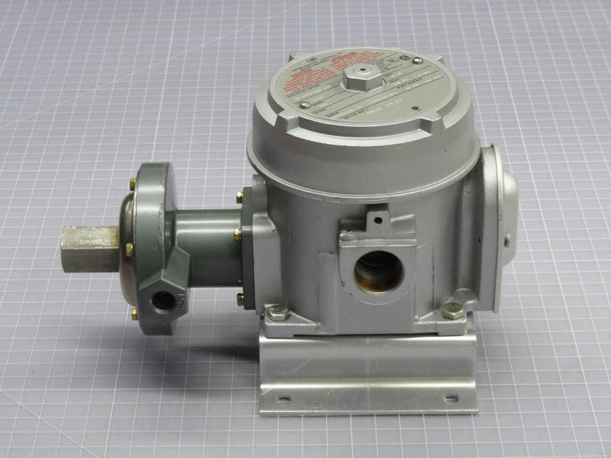 UNITED ELECTRIC H122-552 PRESSURE SWITCH
T225483 - SWITCHES