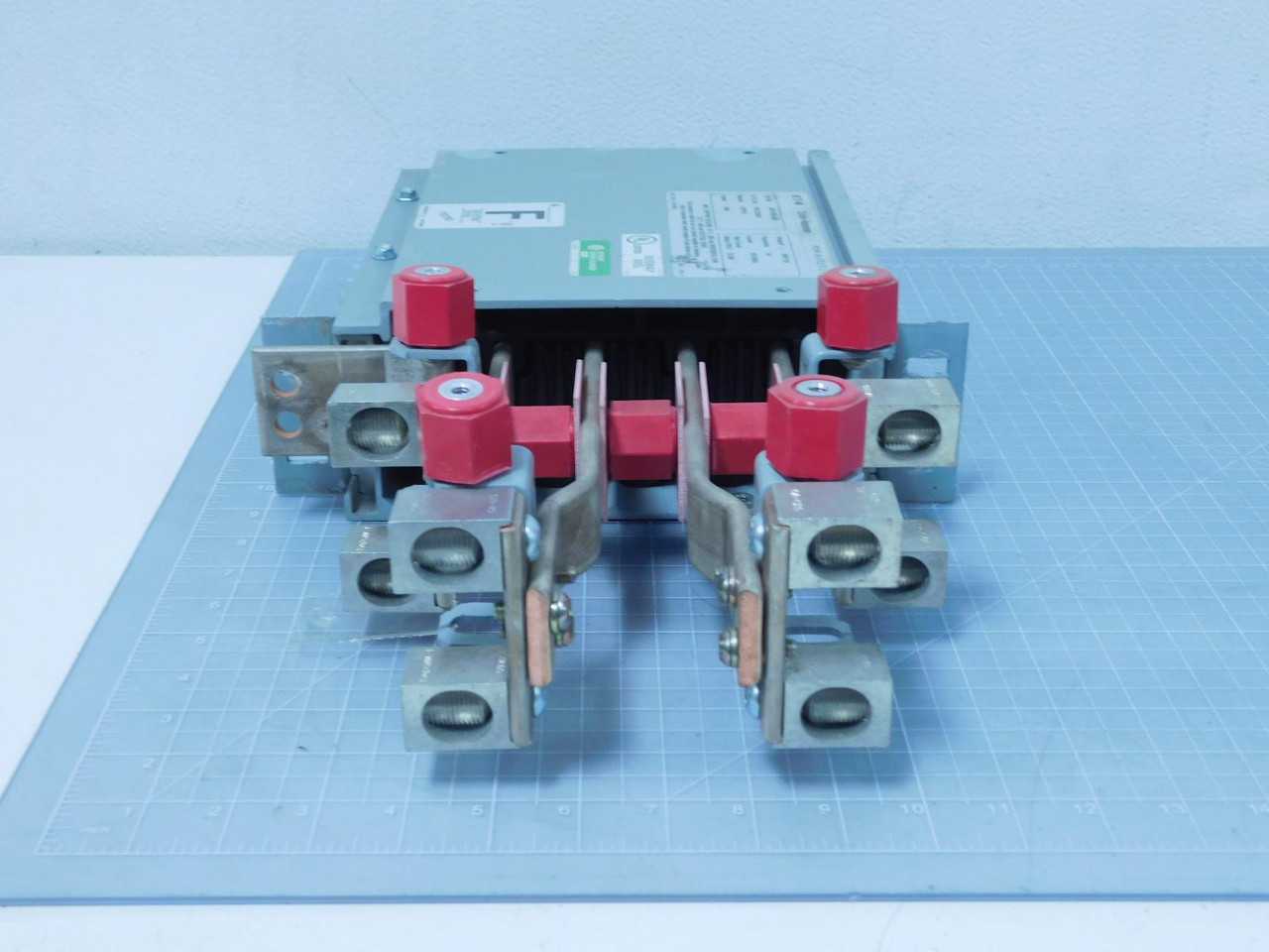 EATON POW-R-FLEX LA LMK 12345 B04 BUSWAY CIRCUIT BREAKER ENCLOSURE T149051 - PLUGS & RECEPTACLES