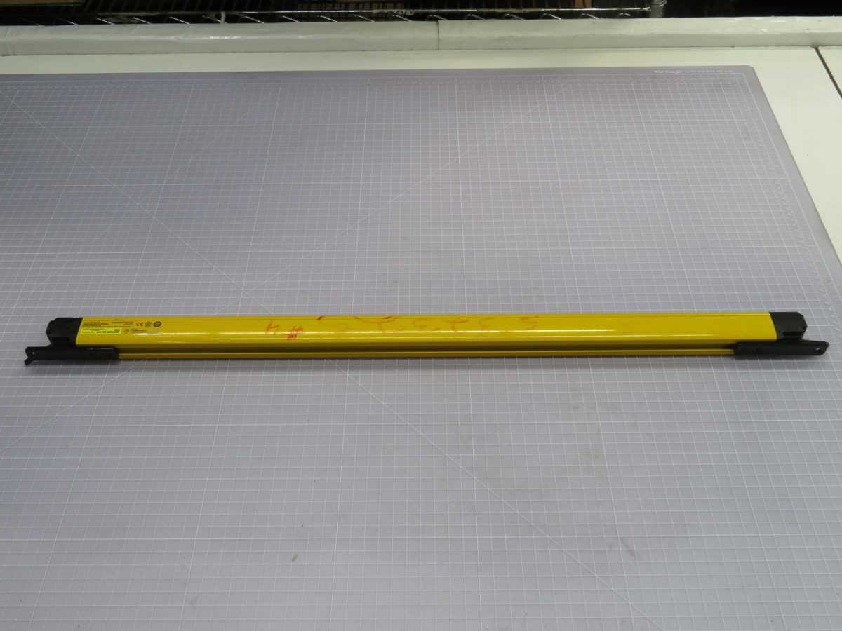 KEYENCE GL-R79F-T LIGHT CURTAIN TRANSMITTER T251832 - SENSORS
