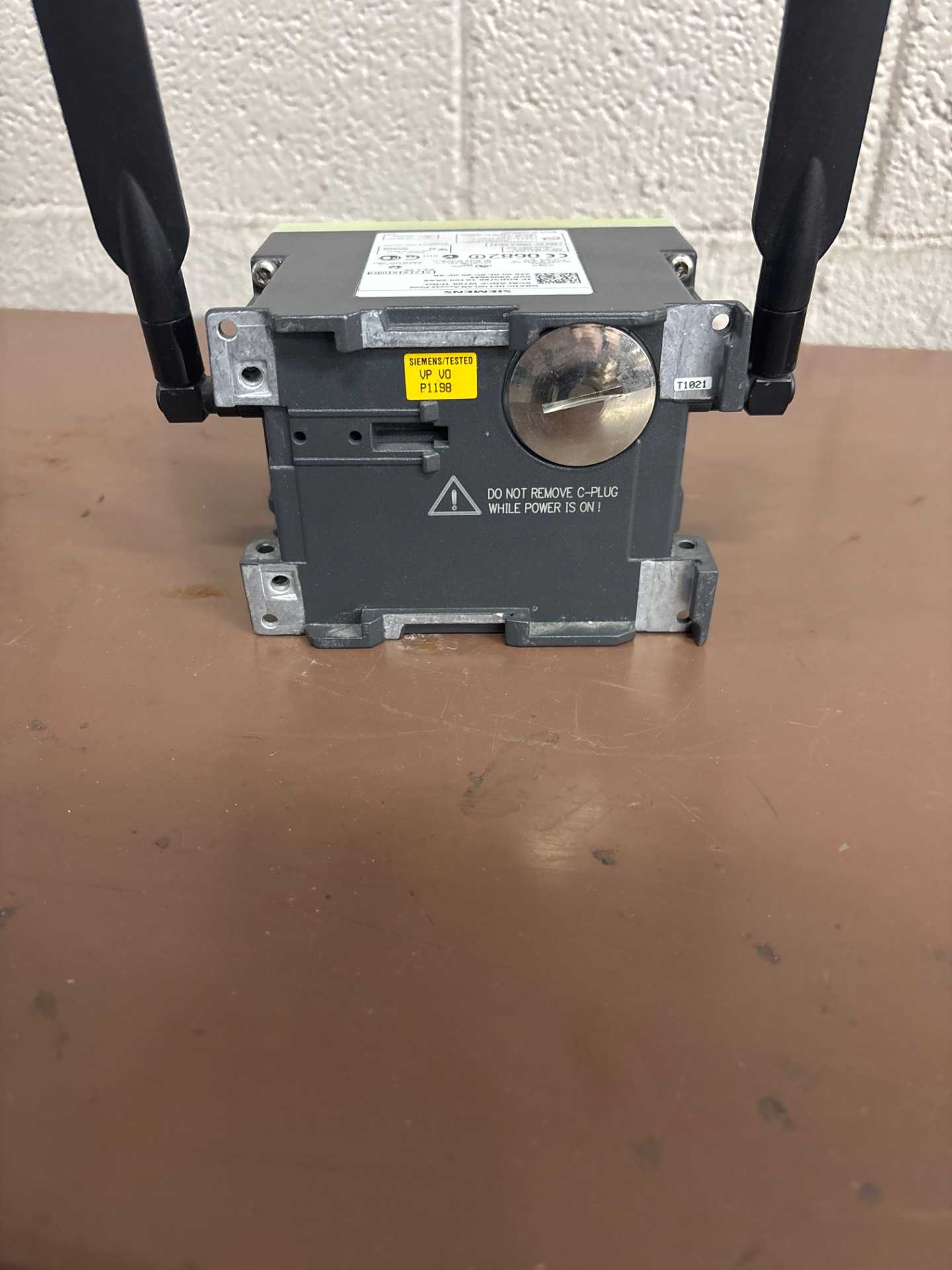 SIEMENS SCALANCE W788-1PRO SIMATIC NET IWLAN ACCESS POINT - PLC MODULES