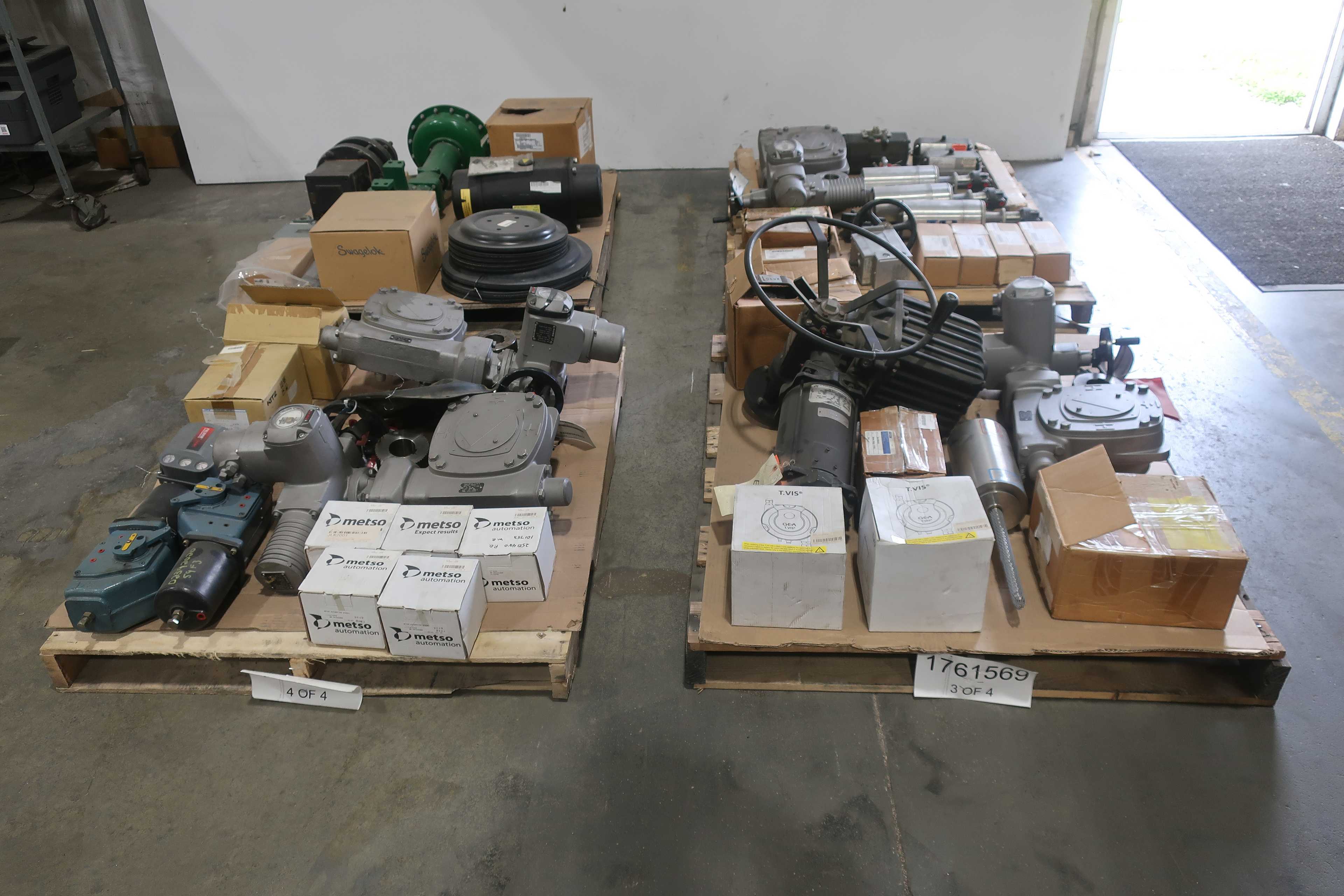 SKU 1761569 - 4 PALLETS OF ASSORTED VALVE ACTUATORS, POSITIONERS, AND INDICATORS - VALVE POSITIONERS & INDICATORS