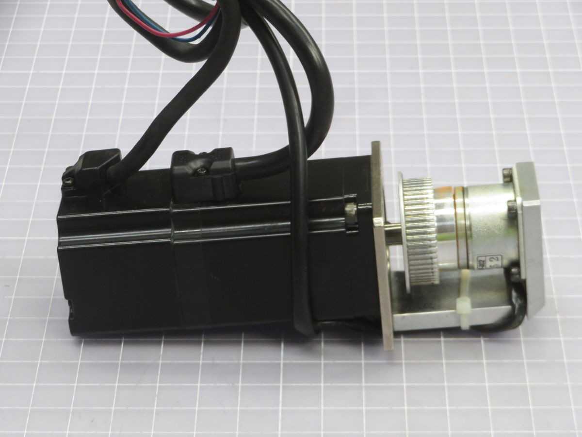 YASKAWA SGMAS-C2AGA-SU12 AC SERVO MOTOR T246592 - SERVO