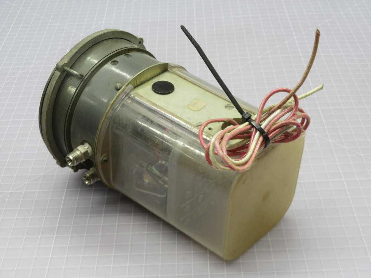DWYER 3330 PRESSURE GAUGE T221549 - PRESSURE MEASUREMENT