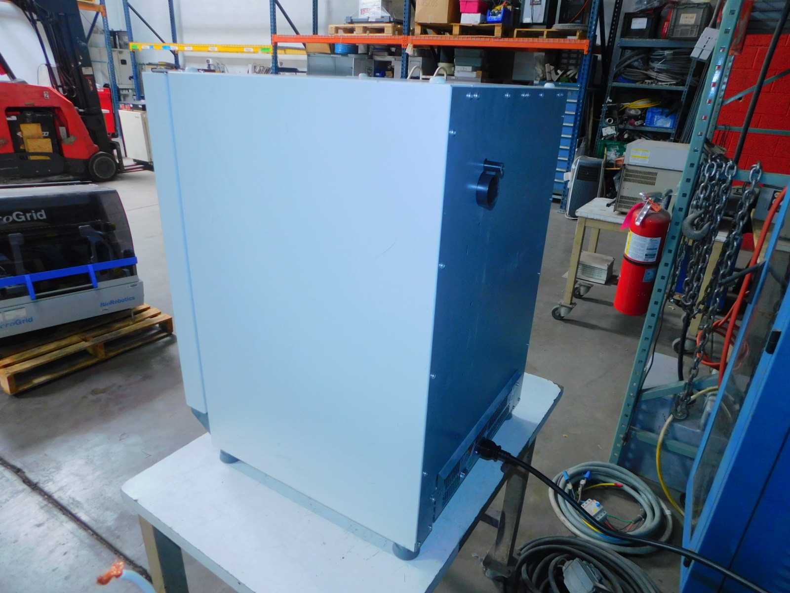 VWR GR Con 2.6CF Incubator Amb. Temp +5 To 75C - LAB & SCIENTIFIC