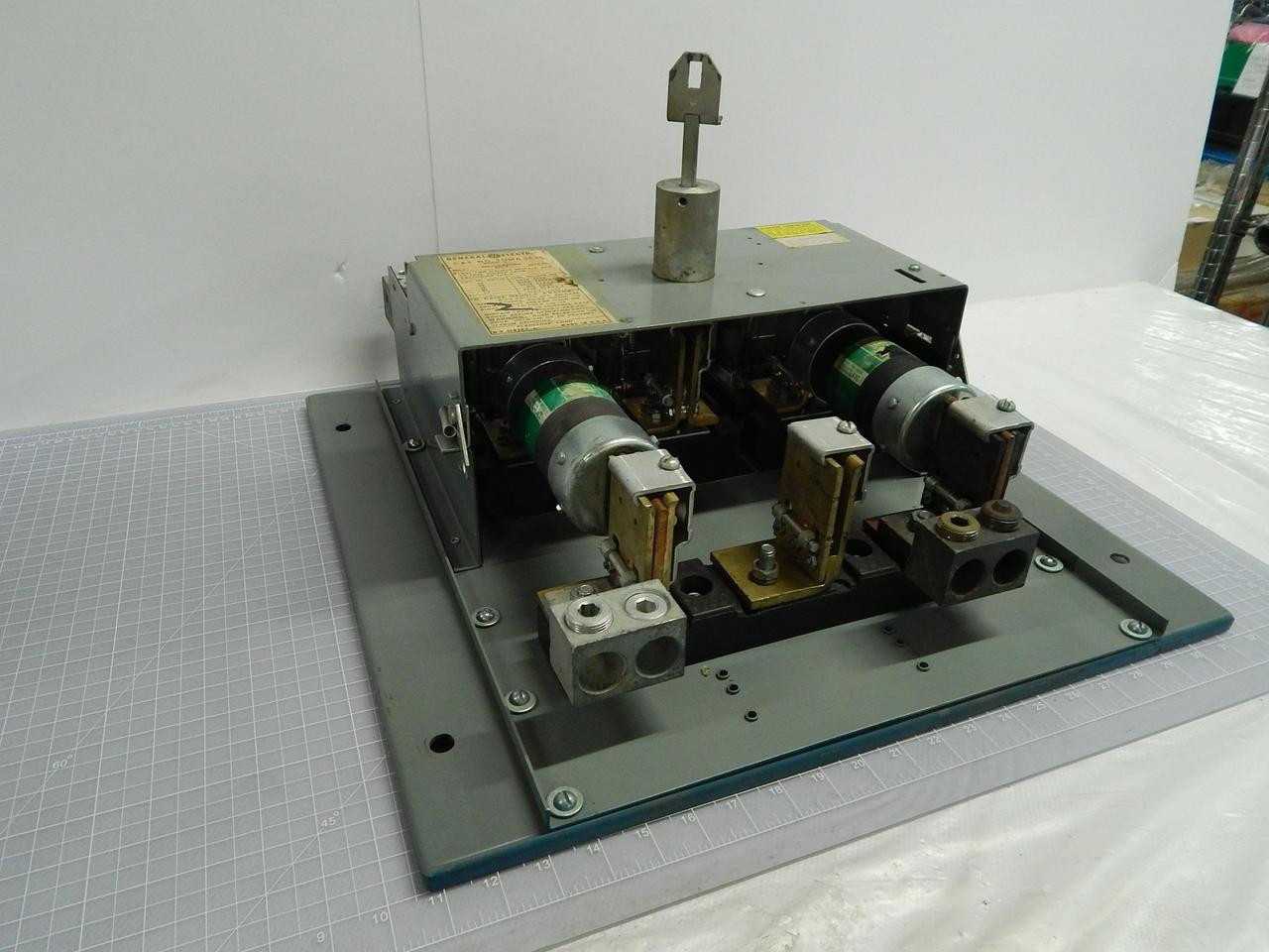 General Electric THMA 3626 Model 2 Disconnect Switch 600 A 250 V 600 VAC - DISCONNECT SWITCHES