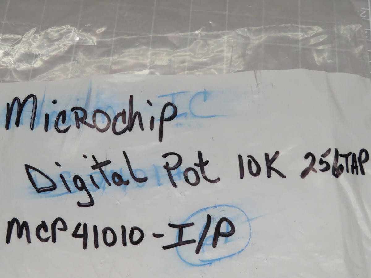 LOT OF 400 MICROCHIP MCP41010-I/P DIGITAL POTENTIOMETER ICS 256 STEP SPI 10KOHM T196193 - INDUSTRIAL PARTS