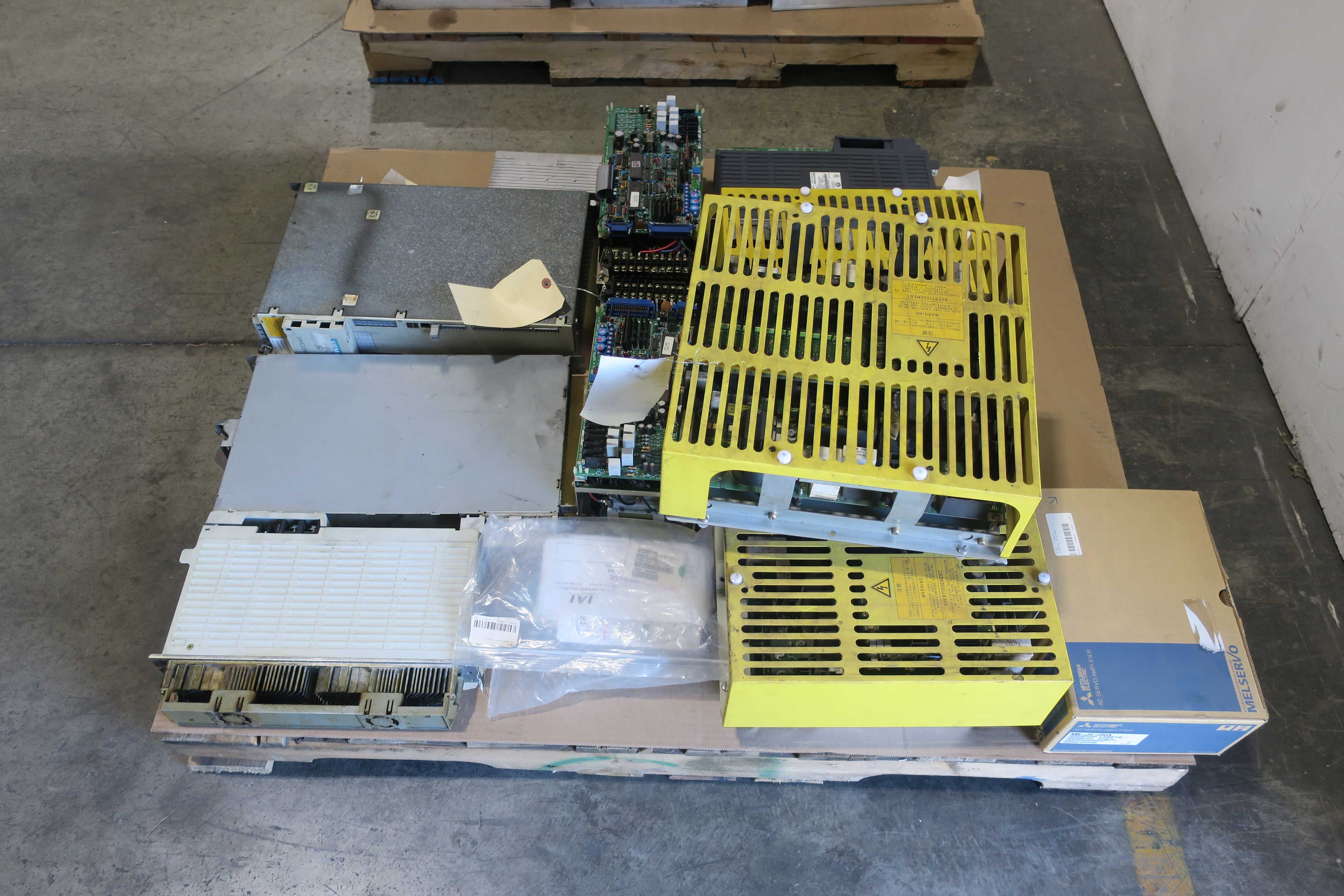 SKU 1786020 - 2 PALLETS OF ASSORTED SERVO DRIVES - SERVO DRIVES
