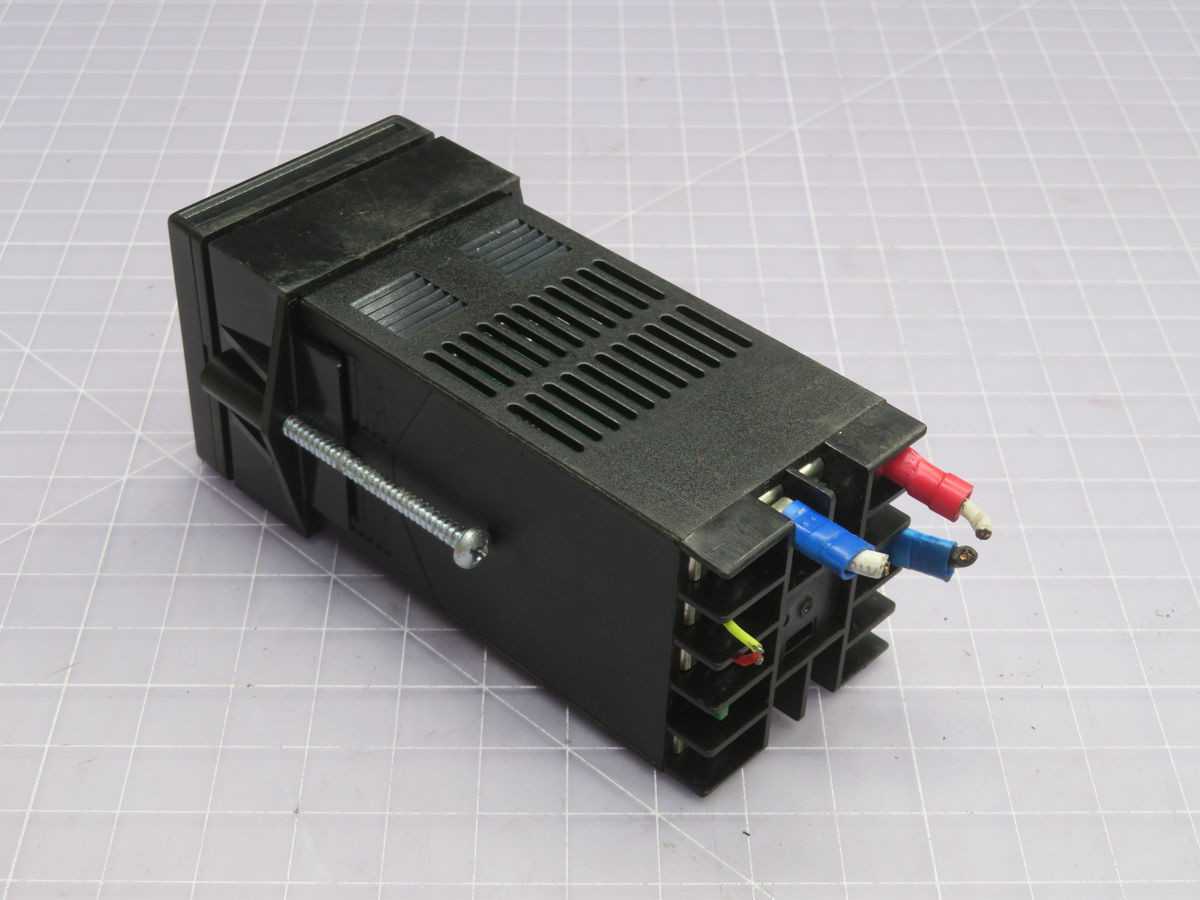 RED LION CONTROLS TLA21000 TEMPERATURE CONTROLLER T254801 - ELECTRICAL TIMERS