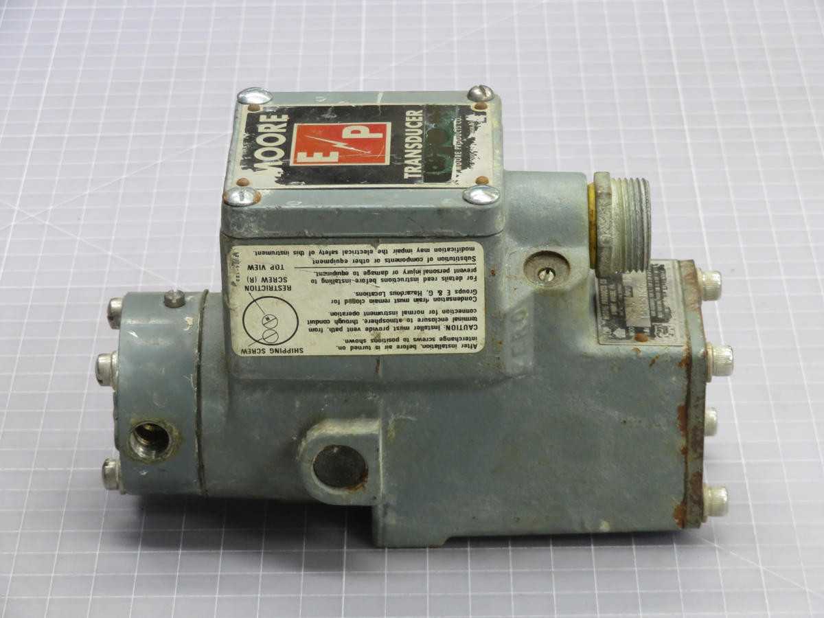 Moore 77-16 Pressure Transducer T234212 - High Precision Measurement - PRESSURE TRANSMITTER
