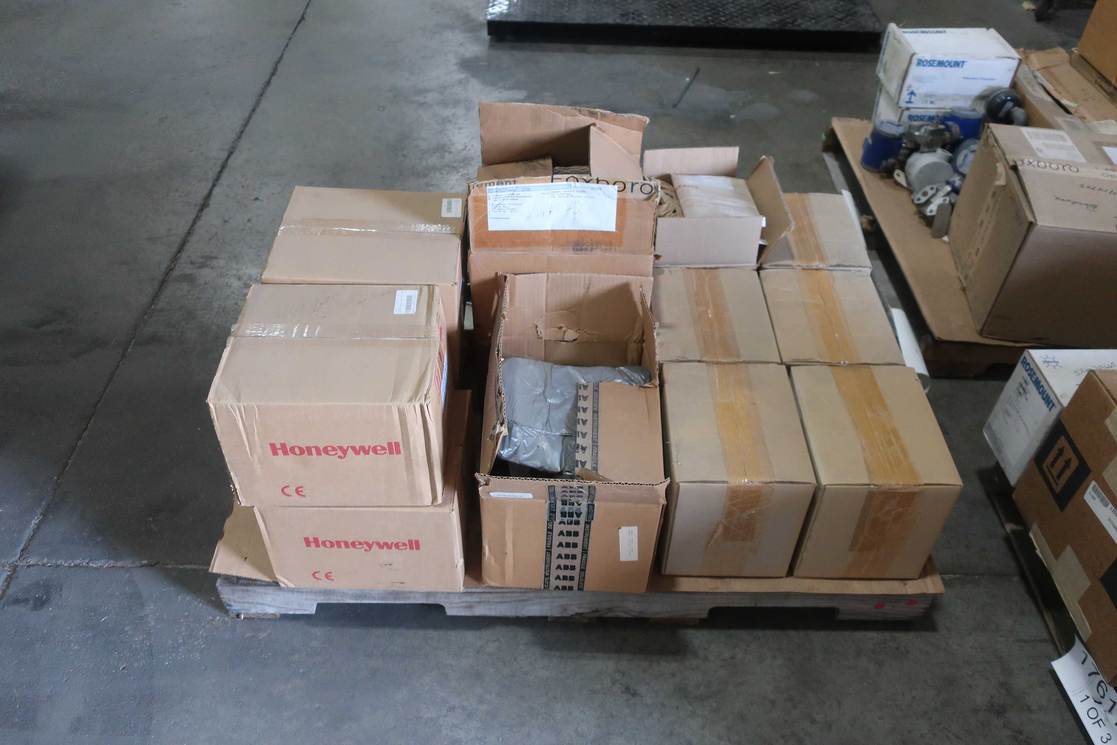 SKU 1761732 - 3 PALLETS OF ASSORTED TRANSMITTERS - INSTRUMENTATION