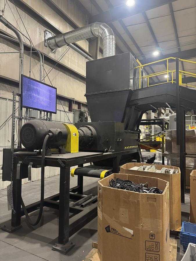 1998 SSI SHREDDING SYSTEMS 2400E DOUBLE SHAFT 200 HP - SHREDDERS