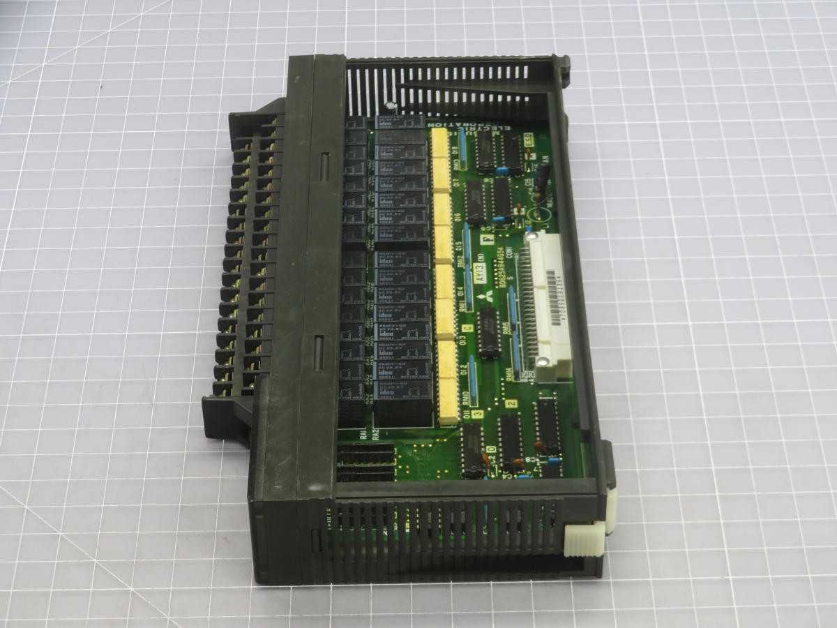 MITSUBISHI AY-13 OUTPUT MODULE T241328 - PLC MODULES