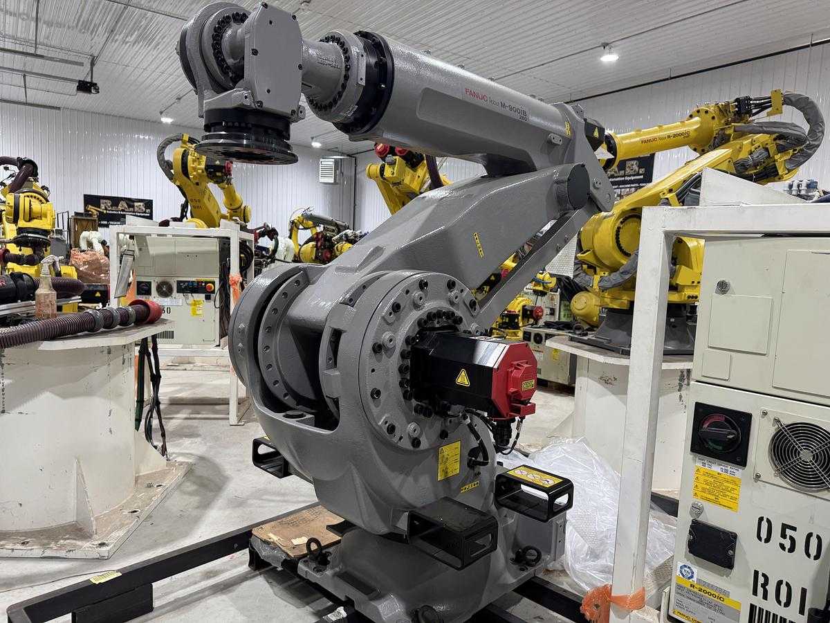 FANUC M-900IB/280 Industrial Robot With 280 kg Payload Capacity - ARTICULATED ROBOTS